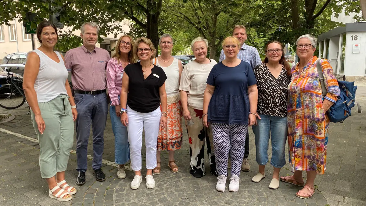 Aus der Veranstaltungsreihe "Die Welt steht Kopf - Leben mit Demenz" hat sich ein Netzwerk entwickelt (von links): Katja Kliemank, Martin Dilger, Elke Chretien, Silvia Haase, Karin Brunner, Elke Schmögner, Christine Steegmüller, David Vogel, Wiebke Gaugigl und Gerlinde Frey.