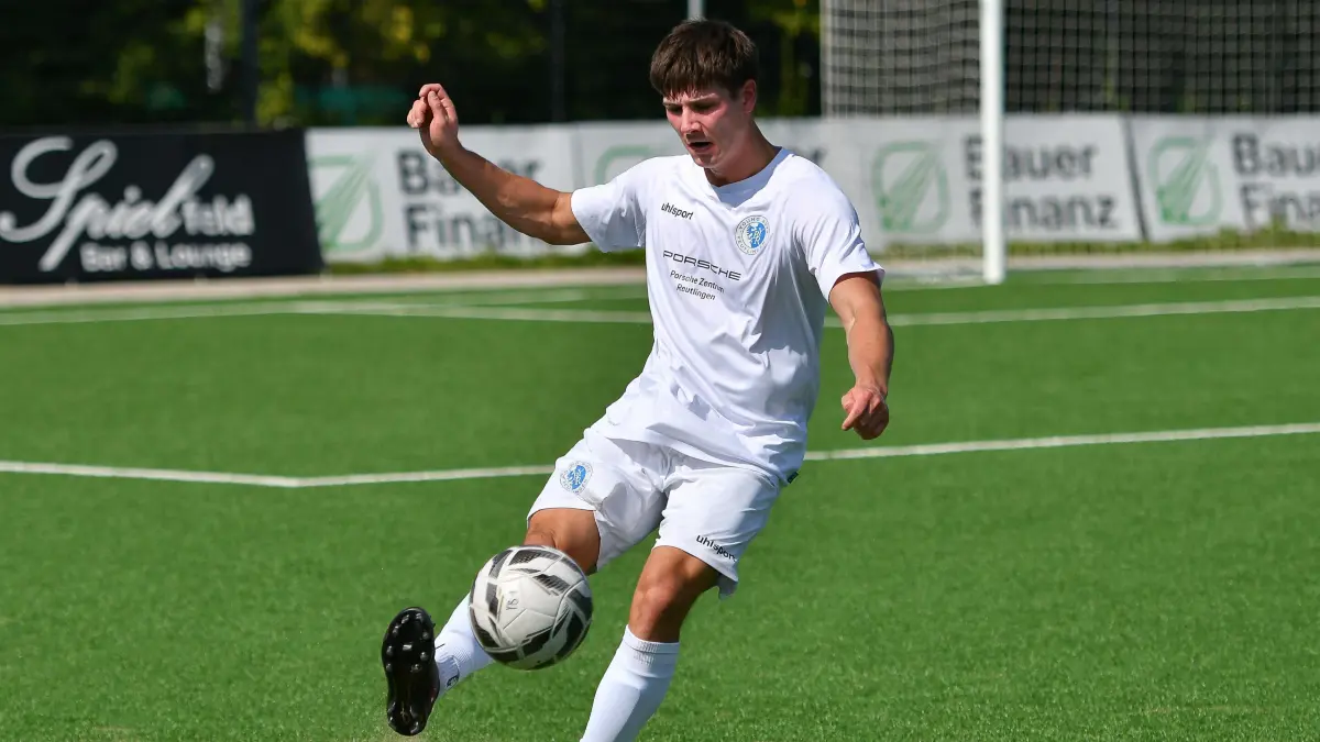 Young Boys Reutlingen vs. FC Rottenburg, Fussball, Verbandsliga Wuerttemberg, 1. Spieltag, Saison 2024/2025, 10.08.2025: Marco Digel (Young Boys Reutlingen, #04)
Young Boys Reutlingen vs. FC Rottenburg, Ergebnis: 3:2, Fussball, Verbandsliga Wuerttemberg, 1. Spieltag, Saison 2024/2025, 10.08.2025,
Foto: Eibner-Pressefoto/Ralph Kunze