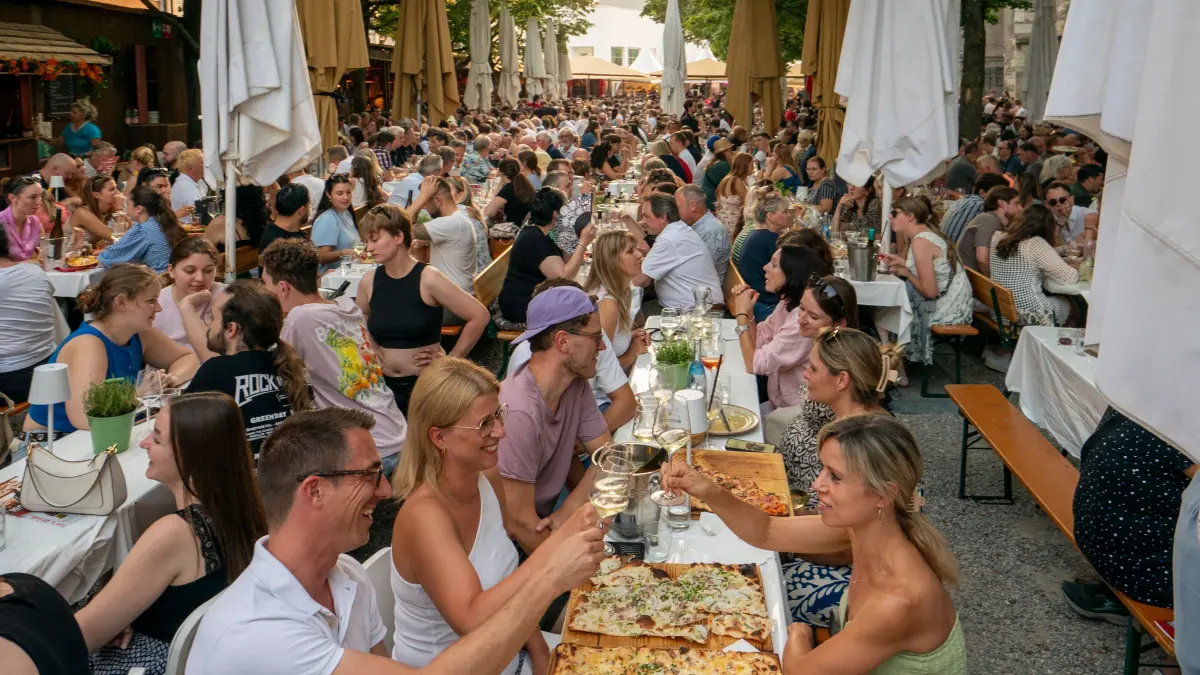 Weinfest 2025 Ulm Südlicher Münsterplatz