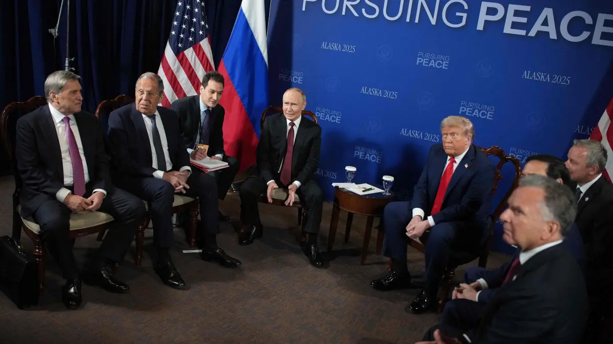 U.S. President Trump And Russian President Putin Meet On War In Ukraine At U.S. Air Base In Alaska: ANCHORAGE, ALASKA - AUGUST 15: U.S. President Donald Trump and Russian President Vladimir Putin hold a meeting at Joint Base Elmendorf-Richardson on August 15, 2025 in Anchorage, Alaska. The two leaders are meeting for peace talks aimed at ending the war in Ukraine. Russian Minister of Foreign Affairs Sergey Lavrov and U.S. Secretary of State Marco Rubio and Special Envoy Steve Witkoff also joined the meeting. Andrew Harnik/Getty Images/AFP (Photo by Andrew Harnik / GETTY IMAGES NORTH AMERICA / Getty Images via AFP)
