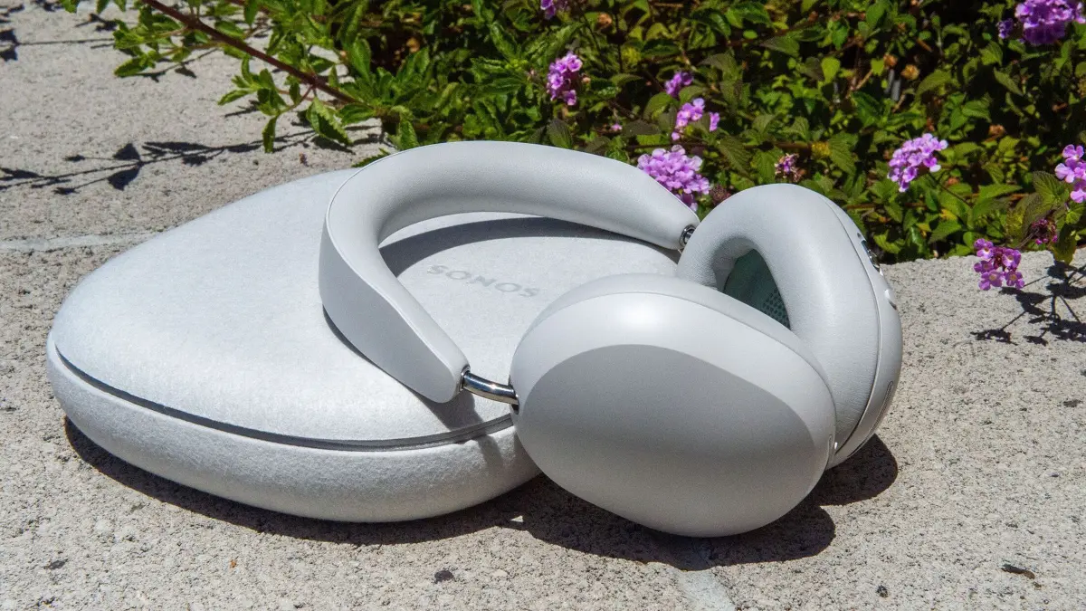 Kopfhörer „Sonos Ace“: ARCHIV - Die Zeitschrift «Computer Bild» hat Over-Ear-Kopfhörer getestet. Sieger sind die «Sonos Ace»-Kopfhörer mit der Note 1,2. (zu dpa: «Over-Ear-Kopfhörer: Die Top-Modelle im Test») Foto: Andrej Sokolow/dpa-mag - Honorarfrei nur für Bezieher des Dienstes dpa-Magazin +++ dpa-Magazin +++