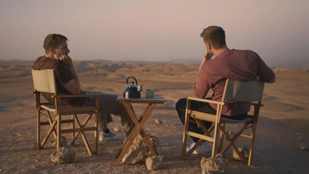 In der Dreamdates-Folge von „Die Bachelors“ müssen Felix (l.) und Martin zwei freiwillige Exits verkraften.