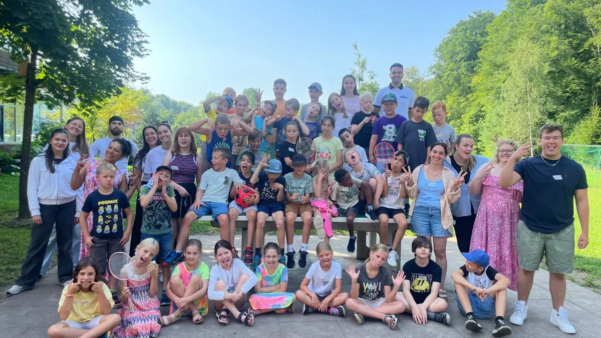 Diese Kinder nehmen an der Ferienbetreuung der Stadt Uhingen in der Grundschule im Nassachtal teil.