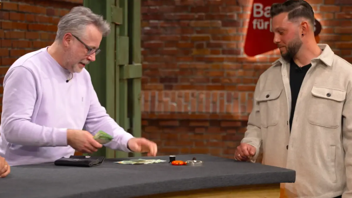 Jan zahlt gerne 600 Euro für das tolle Gemälde.