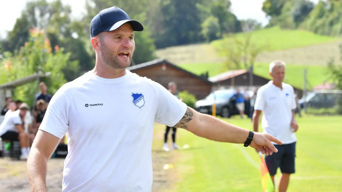 SG Öpfingen - SG Aufheim-Holzschwang 3:3 Bezirksliga Fußball Steffen Lehmann