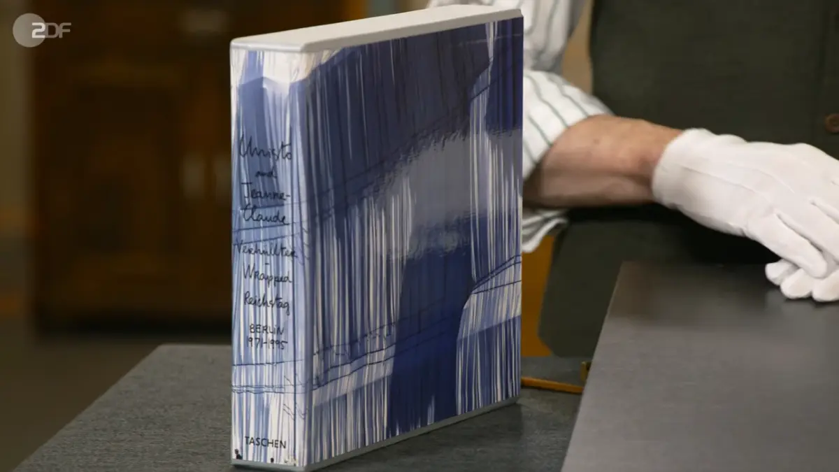 Zum Glück hat Lutz dieses Buch mitgenommen.