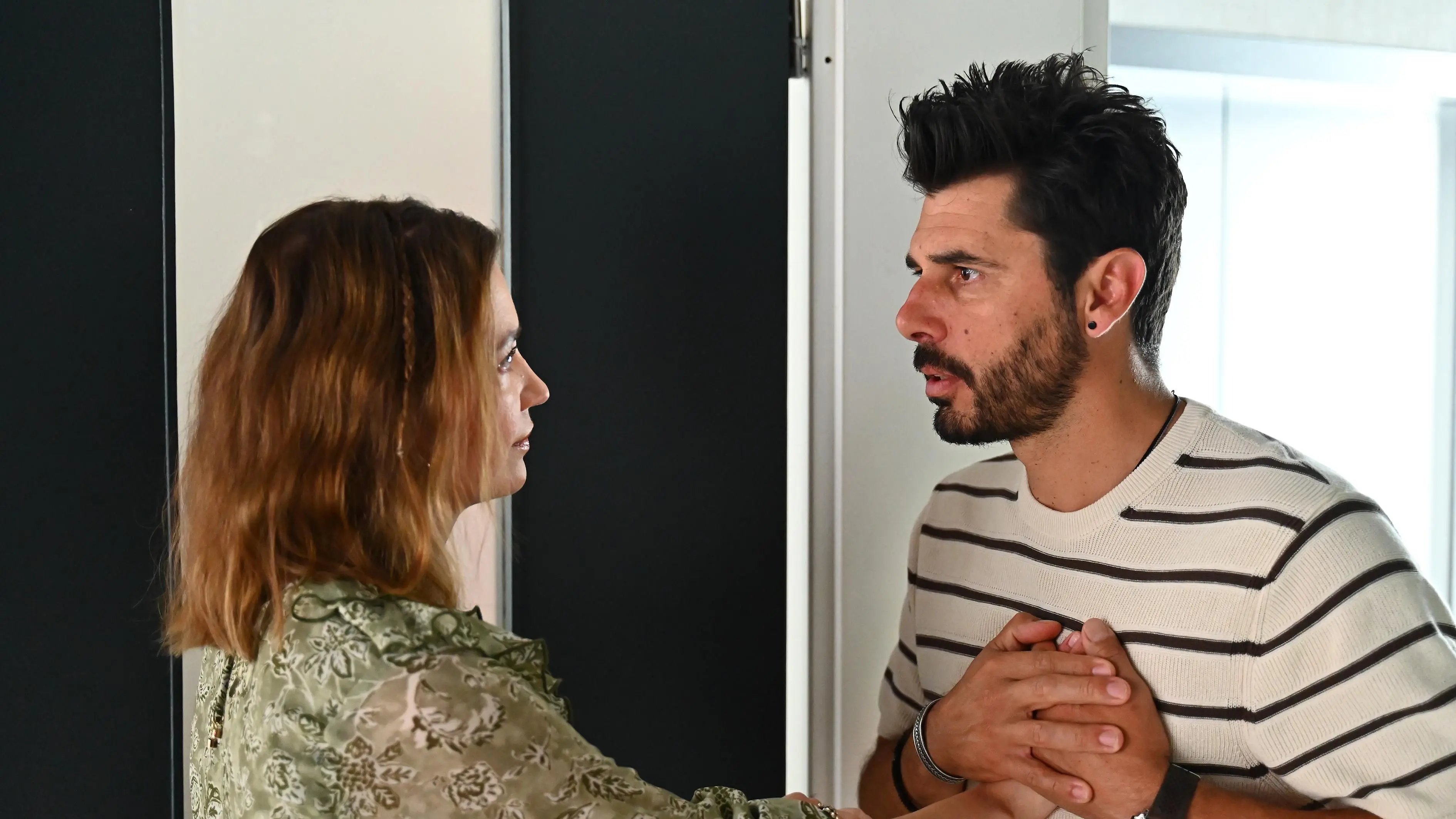Nathalie (Amrei Haardt) hat ihren Sohn Diego in die Obhut ihres Freundes Matteo (Riccardo Angelini) gegeben.
