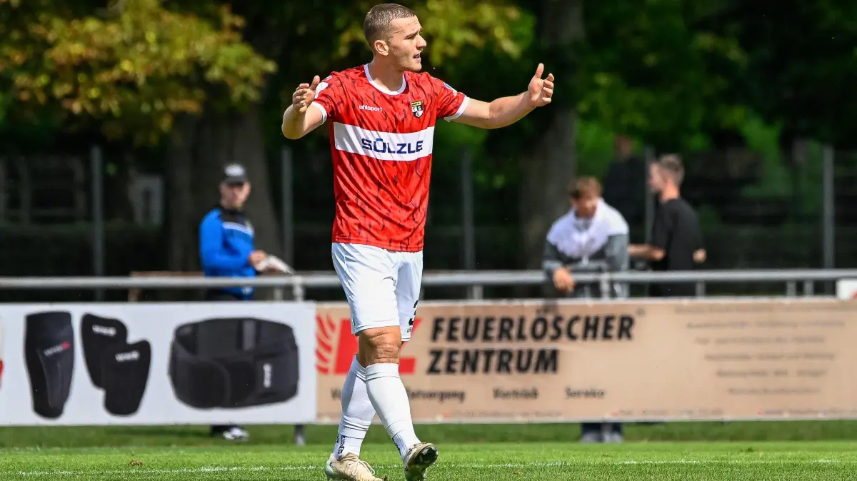 SGV Freiberg Fussball - TSG Balingen Fussball, Fussball, Regionalliga Suedwest, 5. Spieltag, 2025/2026, 30.08.2025,: Portrait, Freisteller, Simon Klostermann (TSG Balingen, #33), SGV Freiberg Fussball - TSG Balingen Fussball, Fussball, Regionalliga Suedwest, 5. Spieltag, 2025/2026, 30.08.2025,, Foto:Eibner-Pressefoto/Bernd Leitner