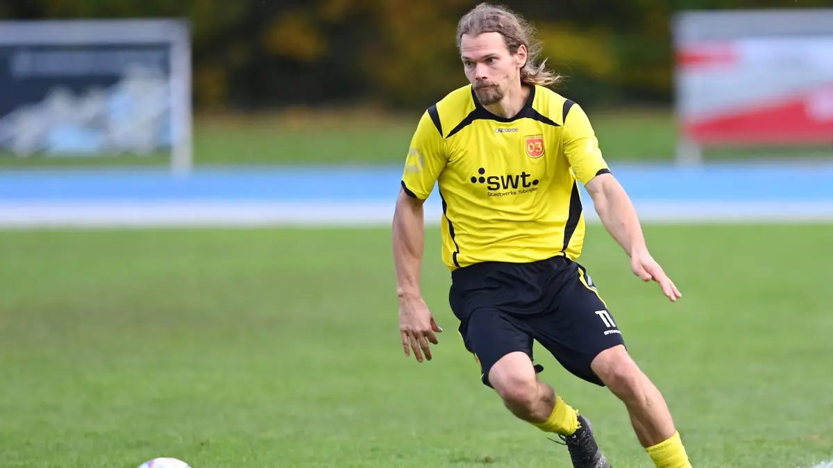 Fussball Landesliga 2022/2023: SV 03 Tuebingen - TSV Ofterdingen: Vorsicht: Dieses Foto ist möglicherweise nur für den einstigen Verlag Schwäbisches Tagblatt verwendbar. Fussball Landesliga 2022/2023 16.08.2022
SV 03 Tuebingen - TSV Ofterdingen
Felix Eggensperger (SV 03 Tuebingen)
FOTO: ULMER Pressebildagentur
xxNOxMODELxRELEASExx
