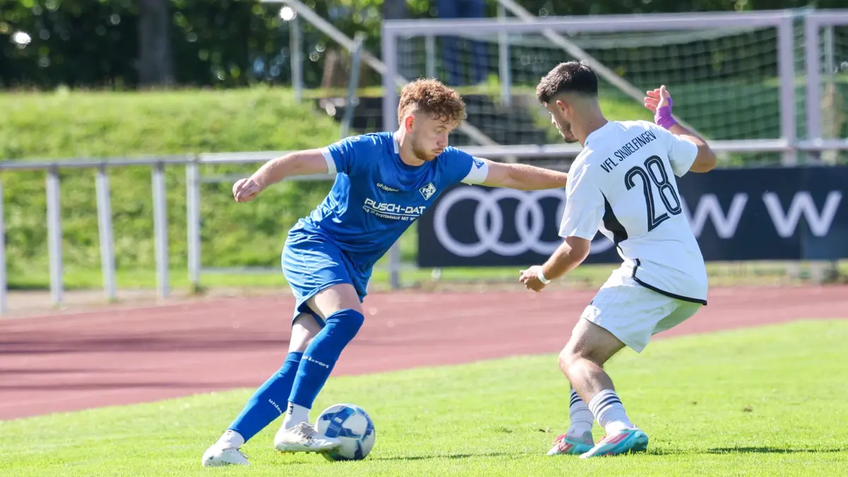 1. FC Eislingen - VfL Sindelfingen : 1. FC Eislingen - VfL Sindelfingen
Thomas Arngold (20)