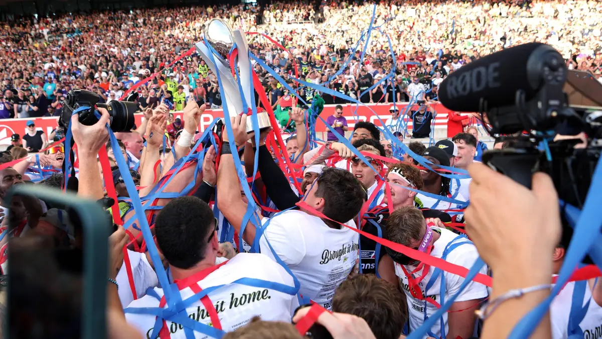 ELF Championship Game Vienna Vikings vs. Stuttgart Surge: BAU// 07.09.2025 Stuttgart European League of Football Championship Game Vienna Vikings vs. Stuttgart Surge, Reilly Hennesey Stuttgart mit Pokal *** BAU 07 09 2025 Stuttgart European League of Football Championship Game Vienna Vikings vs Stuttgart Surge, Reilly Hennesey Stuttgart with trophy