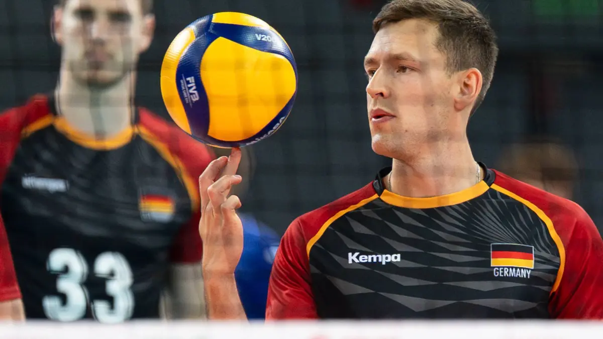Poland v Germany - Silesia Cup Bastian Korreck, Simon Torwie, and Jan Zimmermann play during the volleyball match between Poland and Germany in Gliwice, Poland, on May 31, 2025. This is the Silesia Cup tournament game at the PreZero Arena Gliwice. Gliwice Poland PUBLICATIONxNOTxINxFRA Copyright: xMarcinxGolbax originalFilename:golba-polandvs250531_npX2P.jpg