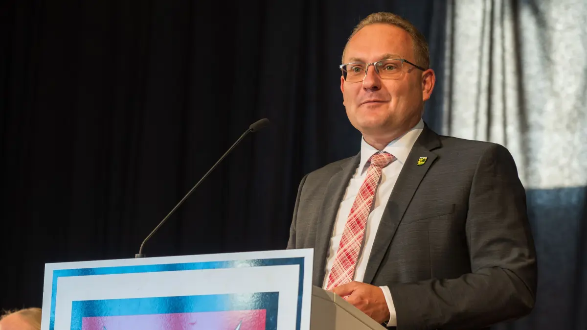 Amtseinsetzung Gaildorfer Bürgermeister Stephen Brauer am 10. September 2025 in der Limpurghalle mit Grußworten von Bürgermeisterstellvertreter Heinrich Reh, Landrat Gerhard Bauer und Damian Komor als Sprecher für die Bürgermeisterkollegen bzw. den Kreisverband