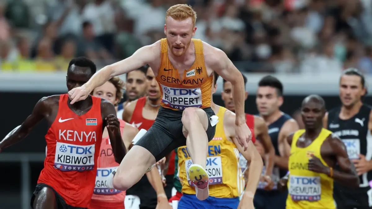 Leichtathletik: Weltmeisterschaft: 13.09.2025, Japan, Tokio: Leichtathletik: Weltmeisterschaft, 3000 Meter, Hindernislaufen, Männer, Vorlauf: Frederik Ruppert aus Deutschland in Aktion. Foto: Oliver Weiken/dpa +++ dpa-Bildfunk +++