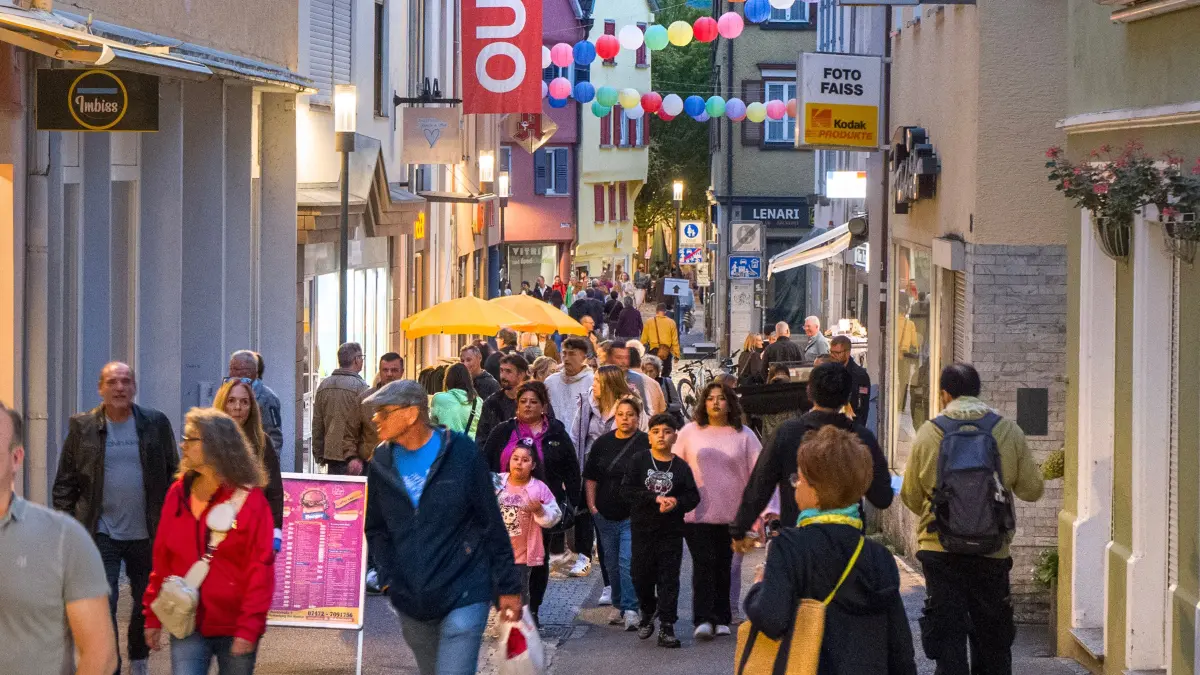 Rottenburg, Sommer-Nach(t)raum.
Schopping bis in die Nacht.
Aufnahme Klaus Franke 13.09.2025