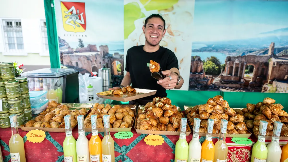 Göppingen Schlossplatz Italienischer Markt