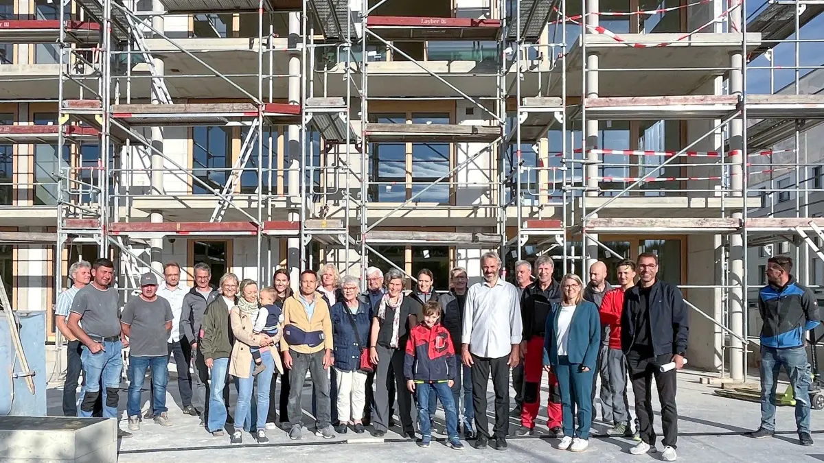 Erste Baugruppe Rottenburgs, Wir im Quartier, feiert Richtfest in der Yalovastraße 32