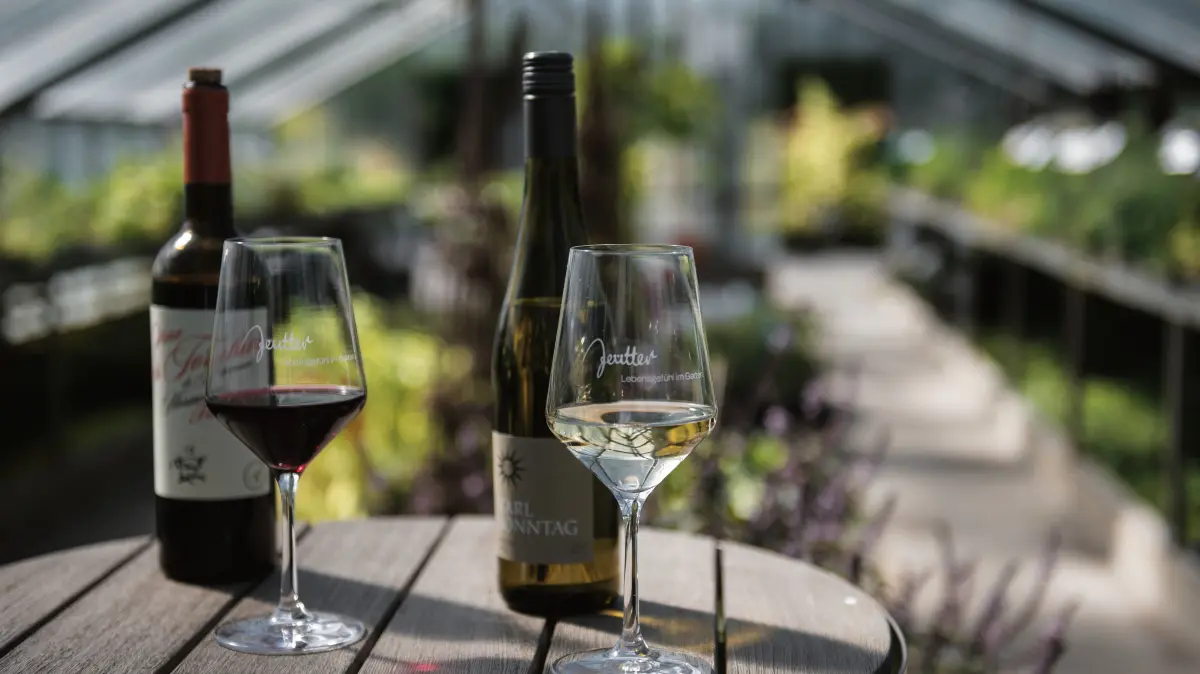 Mit einer Weinprobe startet der Herbstmarkt.