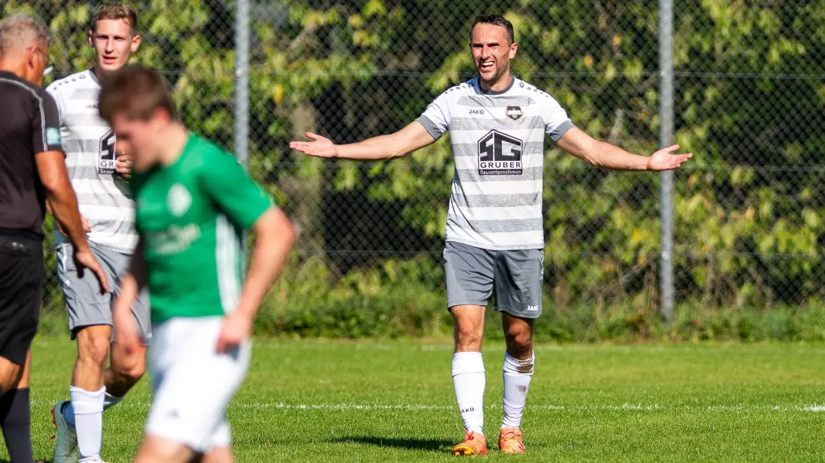 SV Wurmlingen vs. SV Wendelsheim, Fussball, Kreisliga A3, Saison 2025/2026, Spieltag 6, 20.09.2025: Robin Geiger (SV Wendelsheim #10),
SV Wurmlingen vs. SV Wendelsheim, Fussball, Kreisliga A3, Saison 2025/2026, Spieltag 6, 20.09.2025,
Foto: Eibner-Pressefoto/Florian Schust,
SV Wurmlingen vs. SV Wendelsheim, Fussball, Kreisliga A3, Saison 2025/2026, Spieltag 6, 20.09.2025,
Foto: Eibner-Pressefoto/Florian Schust