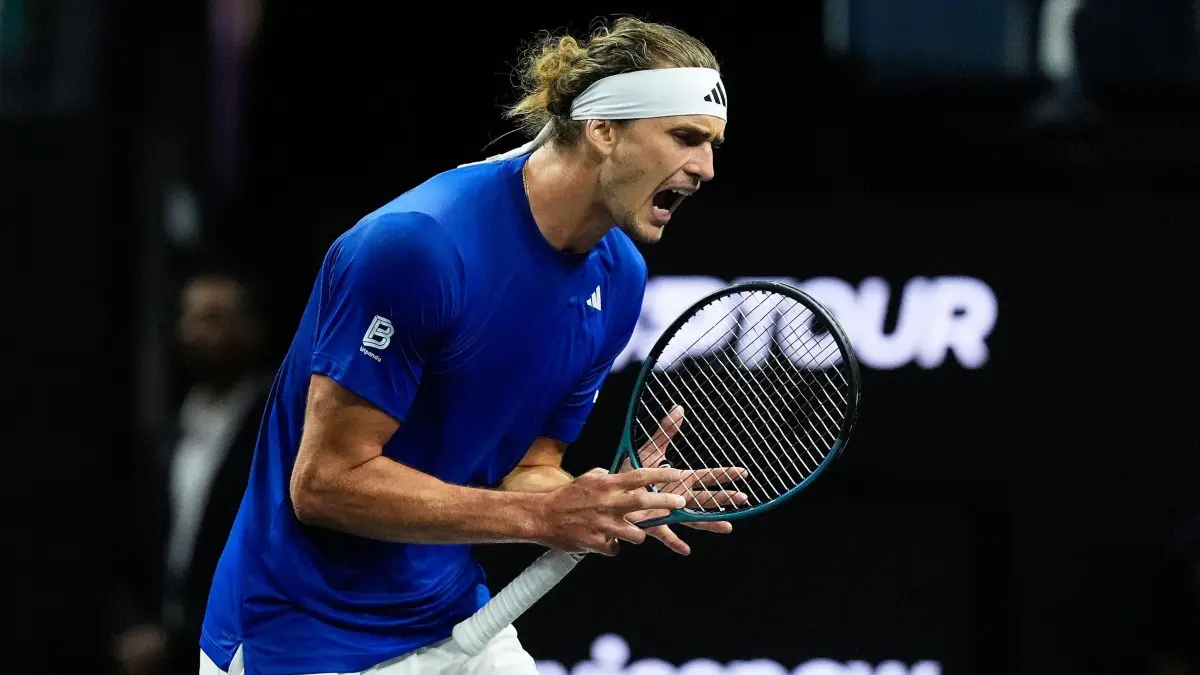 Laver Cup: 20.09.2025, USA, San Francisco: Der Deutsche Alexander Zverev vom Team Europa reagiert nach einem verlorenen Punkt gegen den Australier de Minaur vom Team Welt während ihres Spiels am zweiten Tag des Laver Cup-Tennisturniers . Foto: Jeff Chiu/AP/dpa +++ dpa-Bildfunk +++