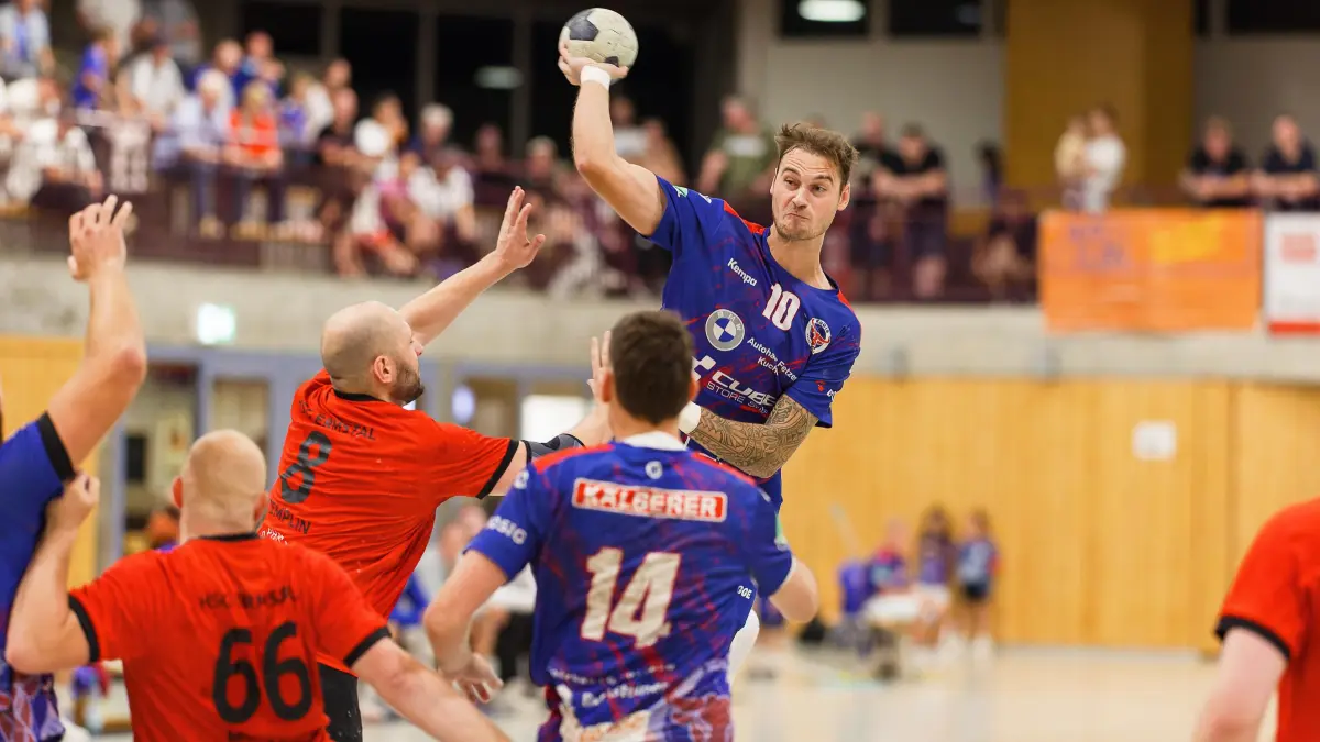 Handball Landesliga Staffel 3: Handball Landesliga Staffel 3; KuGiS Handball - HSG Ermstal;
Marvin Freichel (SG KuGi, #10);
20.09.2025; Ankenhalle; Kuchen.
Foto: Thomas Madel