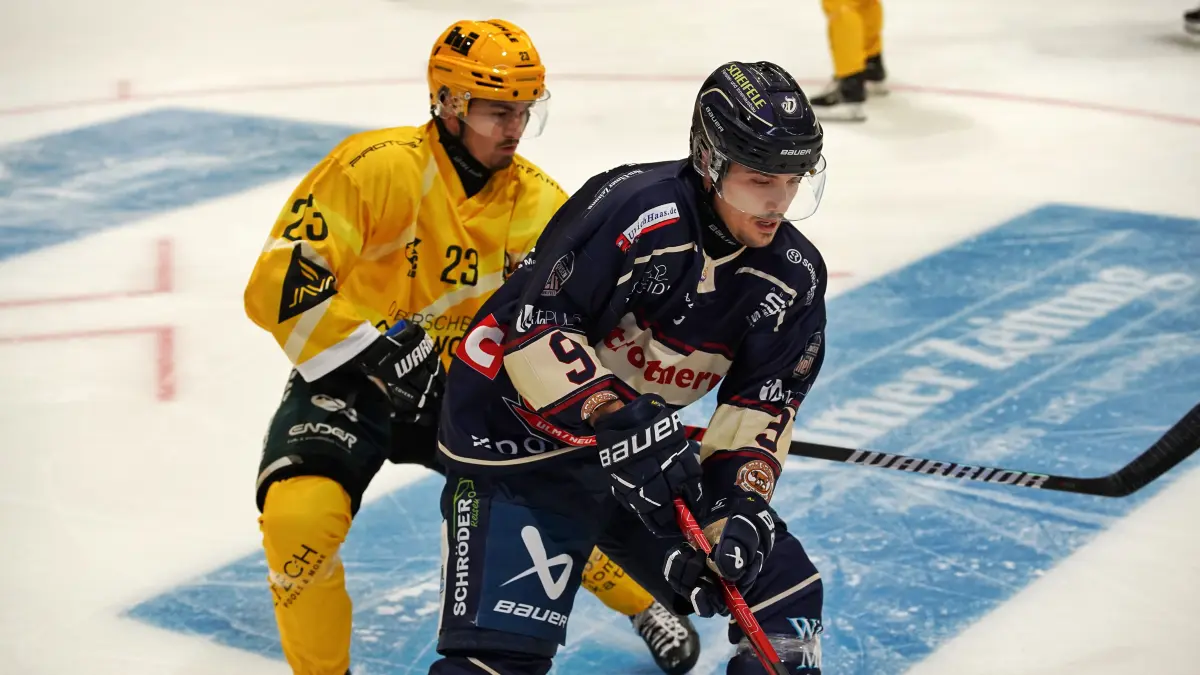 Die Vorbereitung äuft: Die Devils Ulm/Neu-Ulm haben ihren ersten Test im heimischen Eisstadion erfolgreich bestritten.