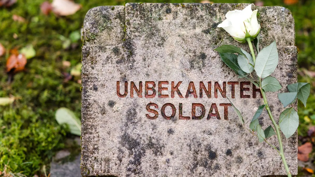 Auch in Baden-Württemberg gibt es zum Volkstrauertag einige Verbote, die zu beachten sind. Hier erfahrt ihr alles darüber.