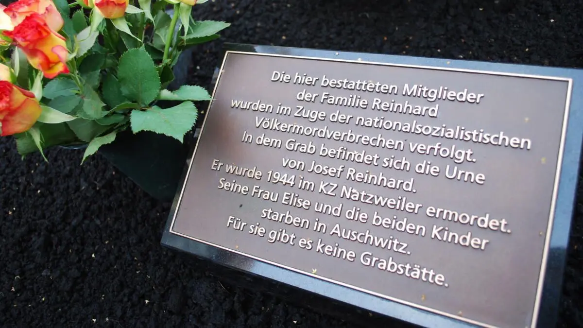 Gedenktafel für Josef Reinhardt auf dem Burladinger Friedhof