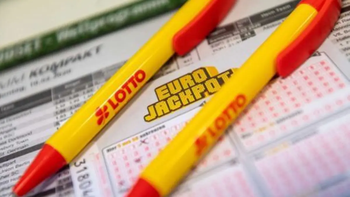 Viele Menschen hoffen jeden Dienstag und Freitag die richtigen Gewinnzahlen beim Eurojackpot getippt zu haben.