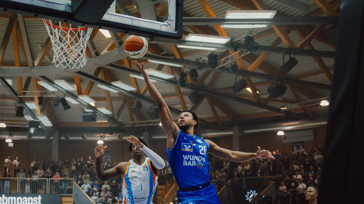 24.09.2025 BBL Pokal, 1.Runde, HAKRO Merlins Crailsheim vs. Science City Jena, Saison 2025/2026: Marvin Ogunsipe