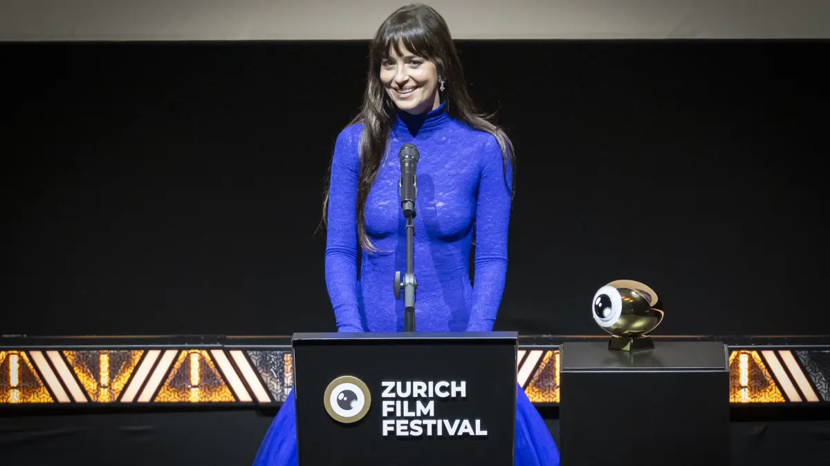 Die amerikanische Schauspielerin und Filmproduzentin Dakota Johnson erhält den Golden Eye Award am 21. Zürich Film Festival (ZFF) in Zürich. Das Zurich Film Festival findet vom 25. September bis 5. Oktober 2025 statt.