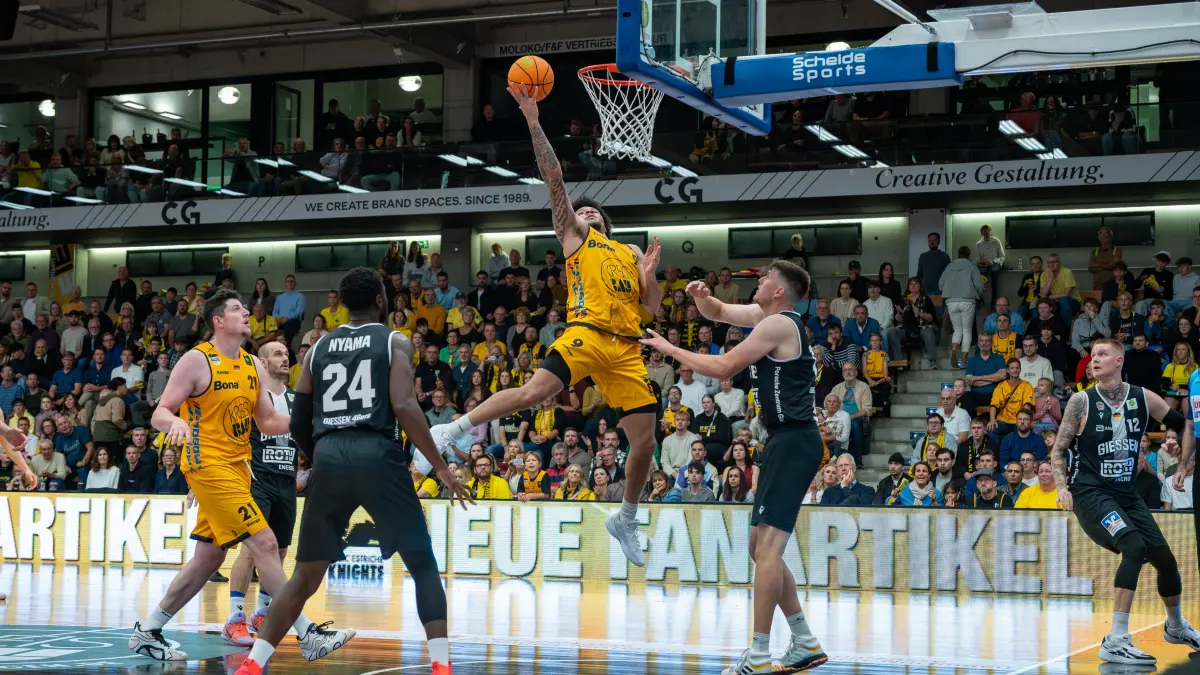 Göppingen EWS Arena Basketball Kirchheim gg Gießen