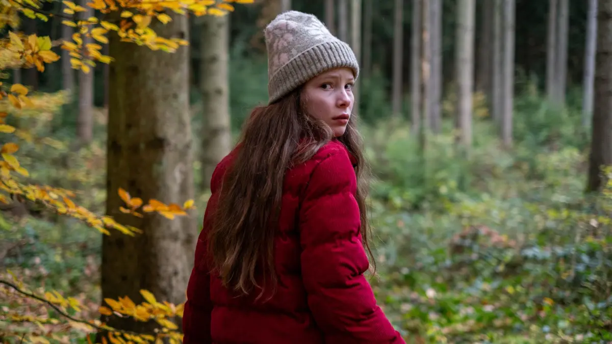 Hannah Brunner (Laeni Geiseler) taucht mit jeder Menge Bargeld und schwer verletzt auf.