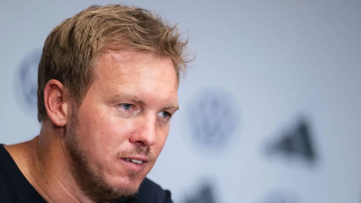 Deutschland - Nordirland: ARCHIV - 07.09.2025, Nordrhein-Westfalen, Köln: Fußball: WM-Qualifikation Europa, Deutschland - Nordirland, Gruppenphase, Gruppe A, 2. Spieltag, RheinEnergieStadion. Bundesliga Julian Nagelsmann blickt während der Pressekonferenz nach der Partie in die Runde. (zu dpa: «Nagelsmann nominiert nächsten Kader für WM-Qualifikation») Foto: Marius Becker/dpa +++ dpa-Bildfunk +++