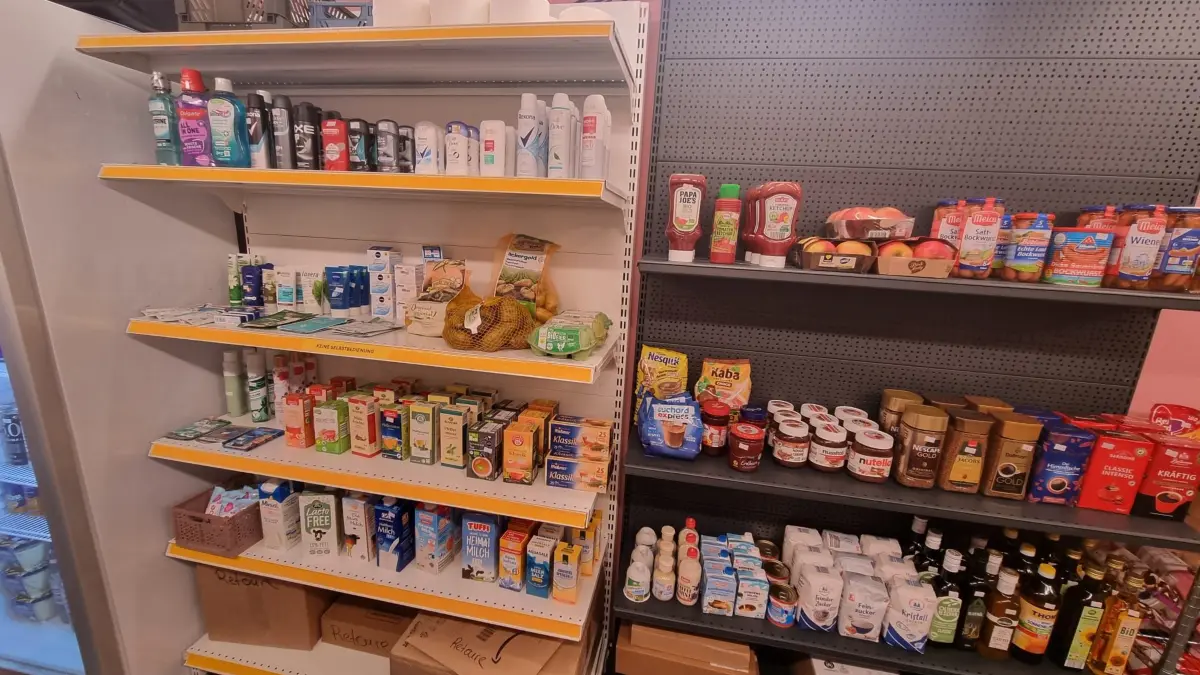 Im neuen Kiosk von Promi Big Brother ist für alle etwas dabei.
