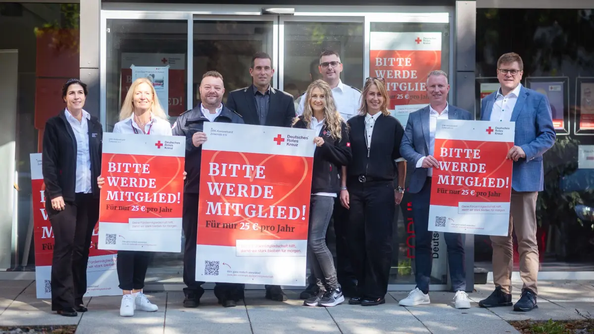 Stecken hinter der Kampagne: Angela Heyn, Yvonne Willy, Sven Neher, Markus Haas, Madeleine Graf, Heiko Lebherz, Christine Seizinger, Achim Mey und Alexander Korn (von links).