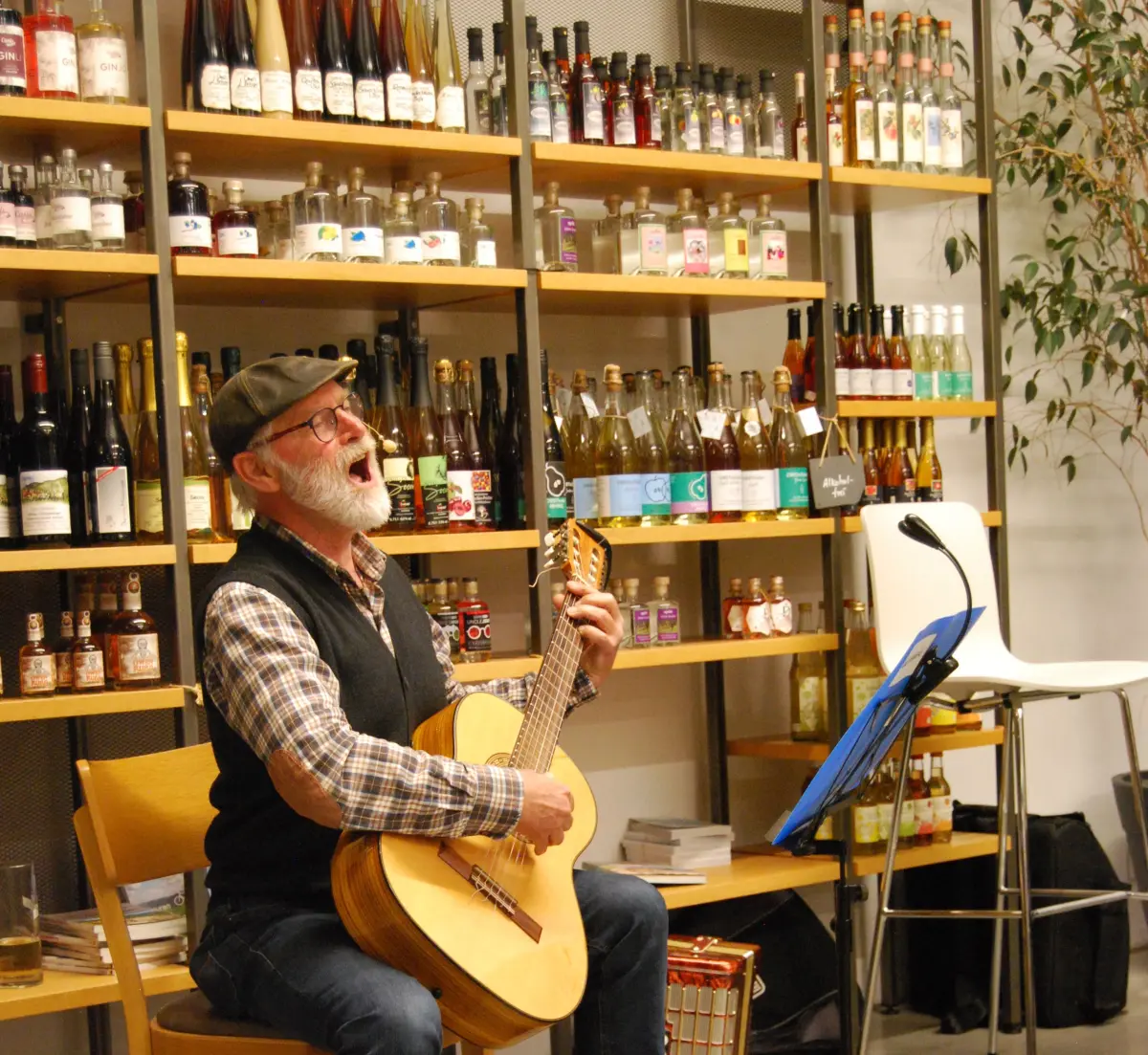 Michael Niethammer singt seine Lieder stets mit Hingabe