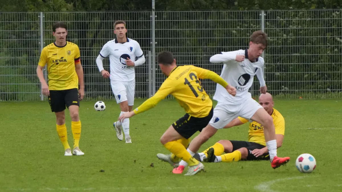 Der SV Leonberg/Eltingen (gelb) ist nach dem 3:0 gegen die Spvgg Satteldorf Sechster, die Spvgg ist Drittletzter.