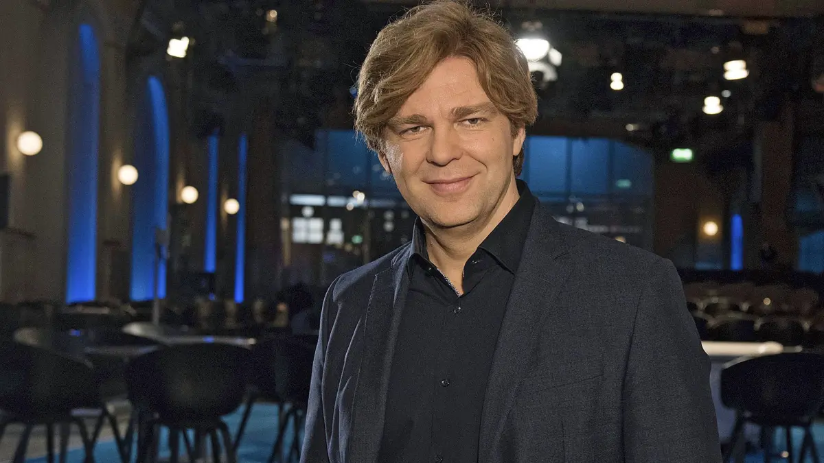 SÜDWESTRUNDFUNK
Nachtcafé - Die SWR Talkshow - Gäste bei Michael Steinbrecher
Nachtcafé - Die SWR Talkshow - Gäste bei Michael Steinbrecher, jeweils freitags um 22:00 Uhr im SWR Fernsehen.
Michael Steinbrecher
© SWR/Tom Oettle, honorarfrei - Verwendung gemäß der AGB im engen inhaltlichen, redaktionellen Zusammenhang mit genannter SWR-Sendung und bei Nennung "Bild: SWR/Tom Oettle" (S2+). SWR-Pressestelle/Fotoredaktion, Baden-Baden, Tel: 07221/929-26868, Fax: -929-22059, foto@swr.de