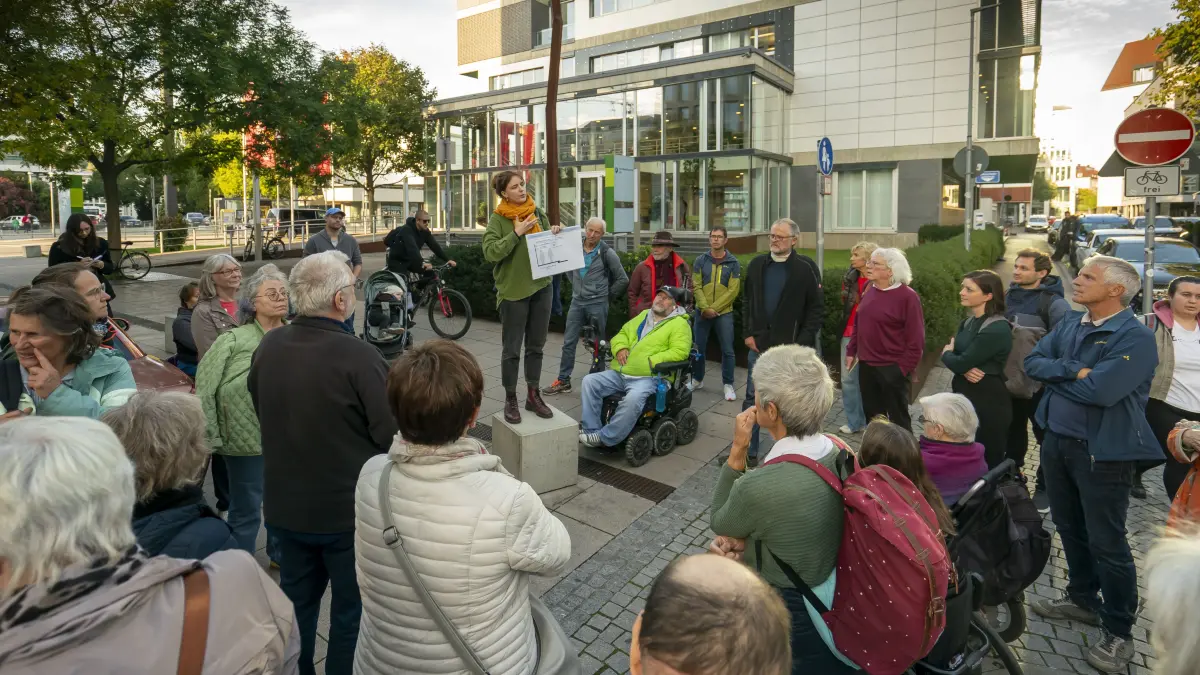 Fußverkehrs-Check - zweite Begehung. Vom ZOB über den Bahnhofsvorplatz, Keltergasse,