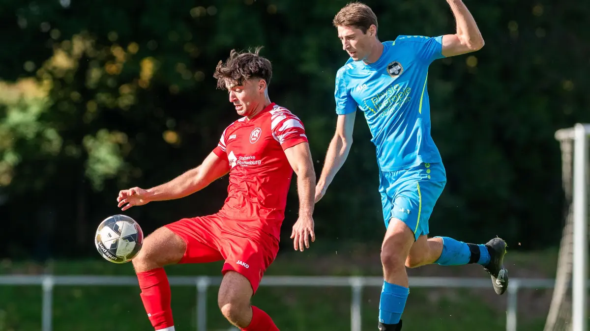 SV Wendelsheim vs, FC Rottenburg II, Fussball, Kreisliga A3, Saison 2025/2026, Spieltag 9, 11.10.2025: Dogan Akcicek (FC Rottenburg II #20), Manuel Brunnenmiller (SV Wendelsheim #7),
SV Wendelsheim vs, FC Rottenburg II, Fussball, Kreisliga A3, Saison 2025/2026, Spieltag 9, 11.10.2025,
Foto: Eibner-Pressefoto/Florian Schust