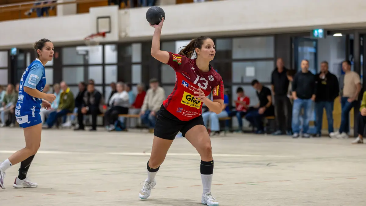 TV Weilstetten-HSG Hossingen-Meßstetten, Frauen-Verbandsliga Staffel 3, Spieltag 4, Saison 2025/2026,, Hallenrunde 2025/2026, 11.10.25 : Nadine Roethlingshoefer (HSG Hossingen-Messstetten, #13) Freiwurf, Torchance, wirft auf das Tor, zielt auf das Tor
TV Weilstetten-HSG Hossingen-Meßstetten, Handball, Frauen-Verbandsliga Staffel 3, Spieltag 4, Saison 2025/2026,, Hallenrunde 2025/2026, 11.10.25
Foto: Eibner-Pressefoto/Thiemann Kirsten