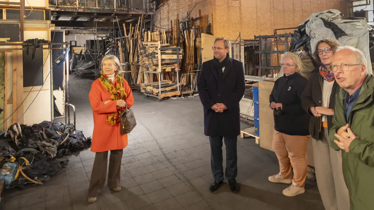 Ulmer Theater Jetzt ist die abgebrannte Paketposthalle freigegeben: Pressekonferenz mit Besichtigung der Schäden Mit Theater Ulm, Oberbürgermeister, Theaterfreunde