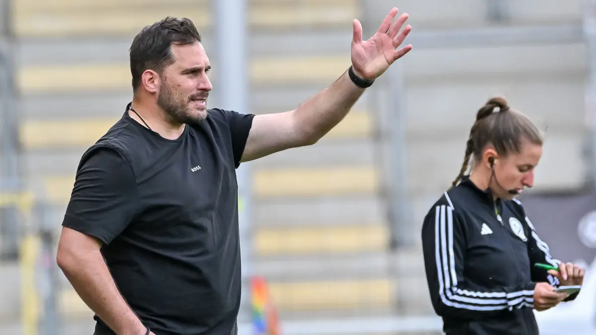 Saban Uzun (RB Leipzig, Trainer) GER, SC Freiburg - RB Leipzig, Frauen-Fussball, Google Pixel Frauen Bundesliga, 22. Spieltag, Saison 2023/2024, 20.05.2024 DFB REGULATIONS PROHIBIT ANY USE OF PHOTOGRAPHS AS IMAGE SEQUENCES AND/OR QUASI-VIDEO Foto: Eibner-Pressefoto/Thomas Hess