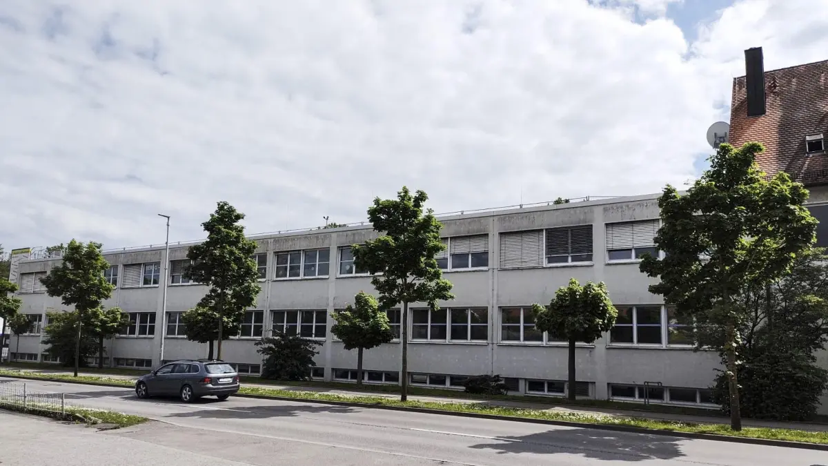 (ohne Überschrift): Vorsicht: Dieses Foto ist möglicherweise nur für den einstigen Verlag Schwäbisches Tagblatt verwendbar. Künftiges Integrationszentrum, Tübinger Straße 72, Bild: Hannah Gaus