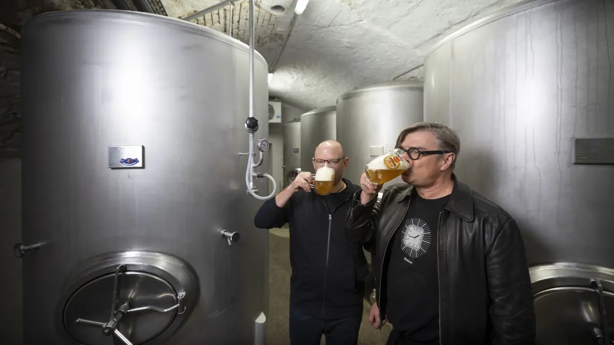 Eine wunderbare Kulturgeschichte des Bieres (und ein Reiseführer) Auch die Pflugbrauerei Hörvelsingen wird in Jaroslav Rudiš „Gebrauchsanweisung für Bier“ erwähnt. Und dort gibt's nun eine Lesung mit Musik