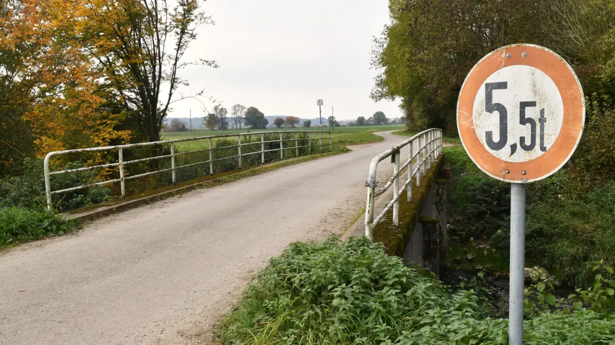 Die marode Rißbrücke am Ersinger Weg wird 2027 erneuert.