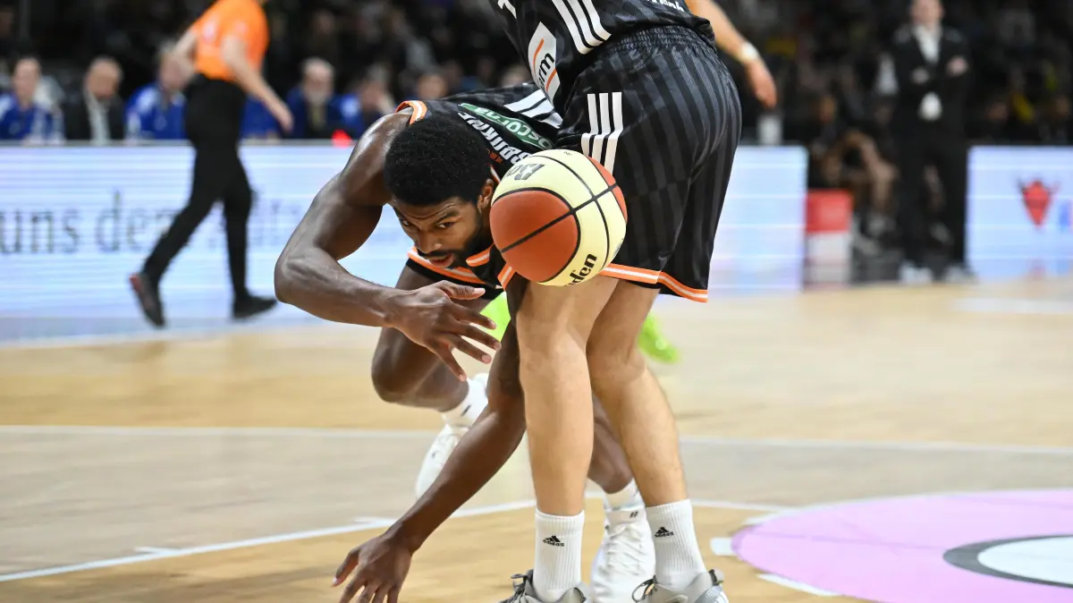 GER, Alba Berlin gegen Ratiopharm Ulm, Basketball, BBL Pokal, Saison 2025/2026, Achtelfinale, 19.10.2025: Malik Osborne (Ratiopharm Ulm, #10)
GER, Alba Berlin gegen Ratiopharm Ulm, Basketball, BBL Pokal, Saison 2025/2026, Achtelfinale, 19.10.2025
Foto: Eibner-Pressefoto/Ryan Sleiman