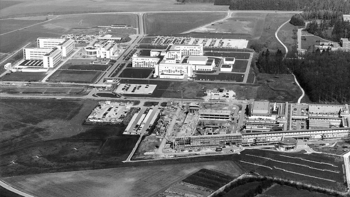 Wissenschaftsstadt, Gebäude Uni II (vorn), Daimler-Benz (hinten li.) und Telefunken (hinten re.), telealt