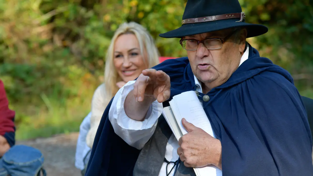Nachtwächter Siegfried Engel Gaildorf: Bei Gaildorf chillt hat unsere Nachtwächter Siegfried Engel die Besucher mit lustigen Geschichten aus seiner Jugend und teils gruseligen, schaurigen Anekdoten z.b. über den Kocherreiter aus unserer Heimat spannendes zum Besten gegeben.